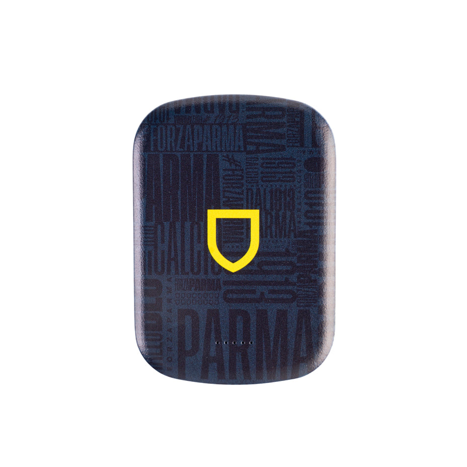 owerBank MagSafe con sfondo texture blu e logo scudetto stilizzato Parma Calcio