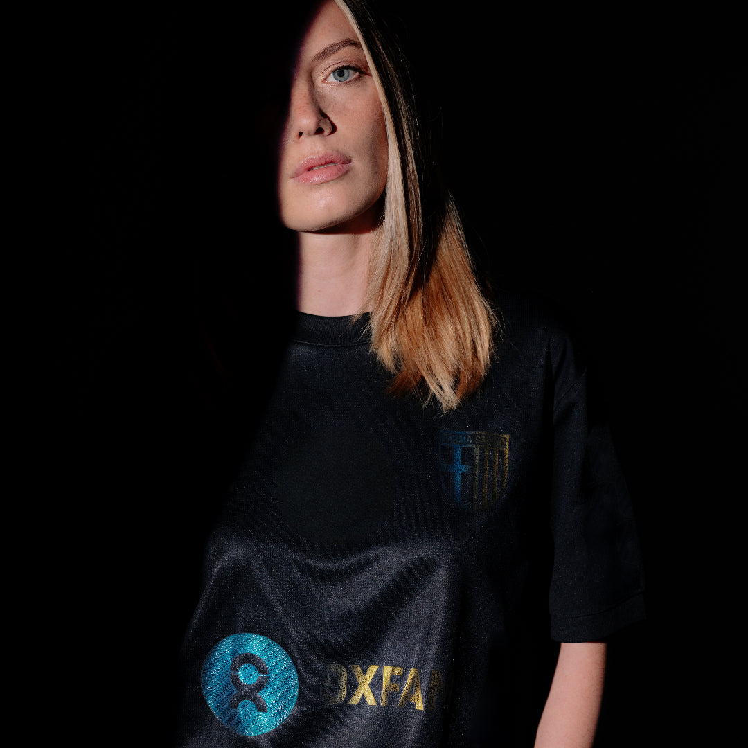 Maglia gara fourth nera stagione 24/25 con sponsor prima squadra femminile e logo Parma calcio e Puma olografici