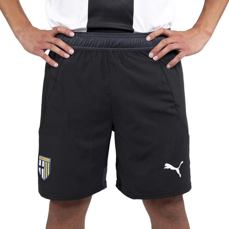 pantaloncini gara neri con logo Parma Calcio e Puma