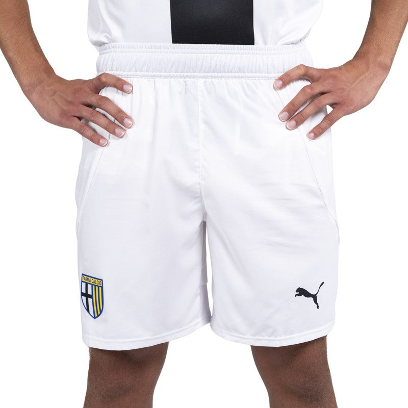 pantaloncini gara bianchi con logo Parma Calcio e Puma