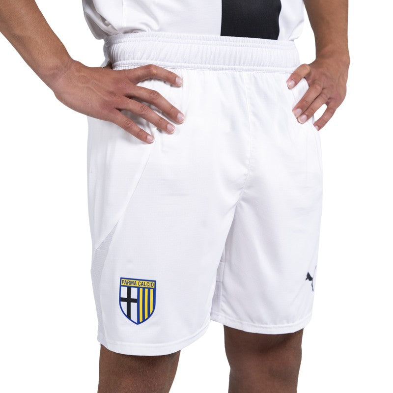 pantaloncini gara bianchi con logo Parma Calcio e Puma