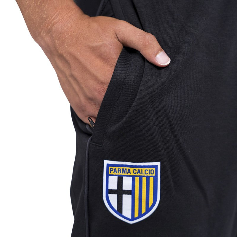 Pantalone lungo adulto nero in felpa di cotone con tasche laterali logo Parma calcio e Puma dettaglio tasca