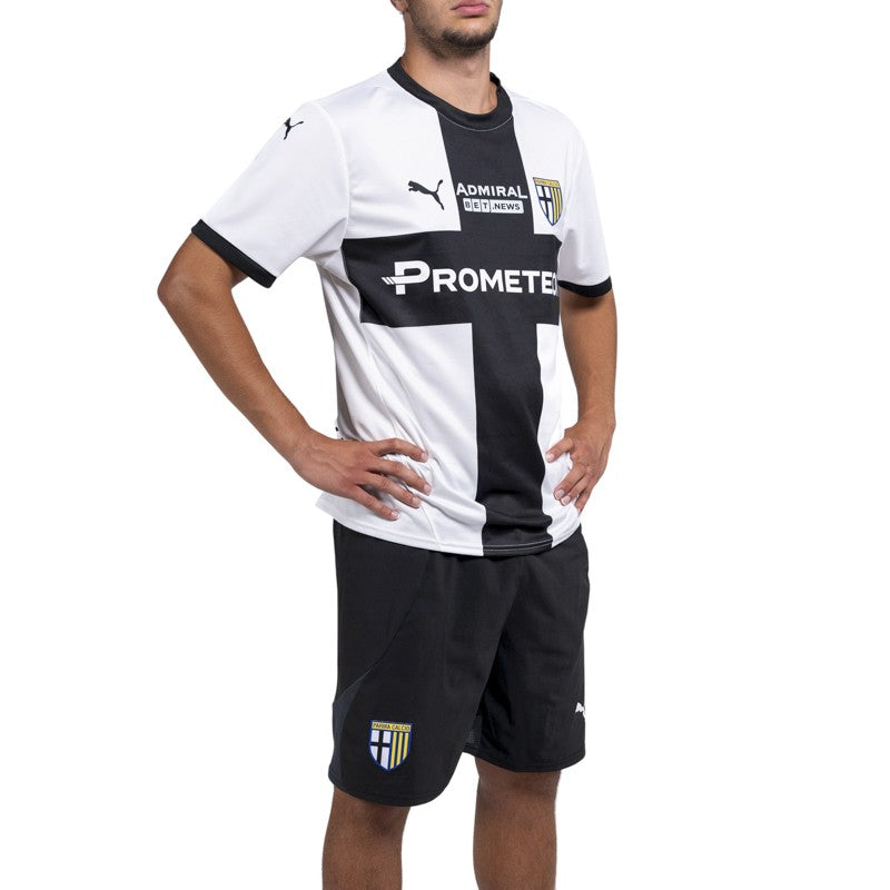 pantaloncini gara neri con logo Parma Calcio e Puma