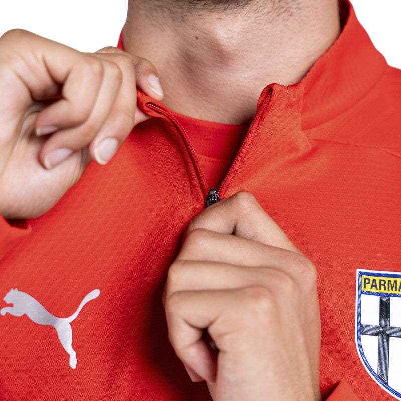 Felpa rossa training con 1/4 zip texture geometrica sulle spalle e logo Parma Calcio
