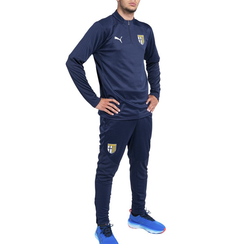 pantalone lungo blu training con tasche laterali e logo Parma Calcio abbinati a felpa maniche lunghe training blu
