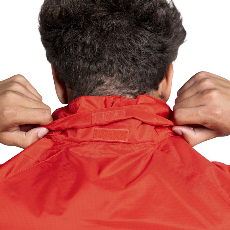 Giubbino antipioggia rosso con zip tasche laterali e cappuccio a scomparsa e logo Parma Calcio