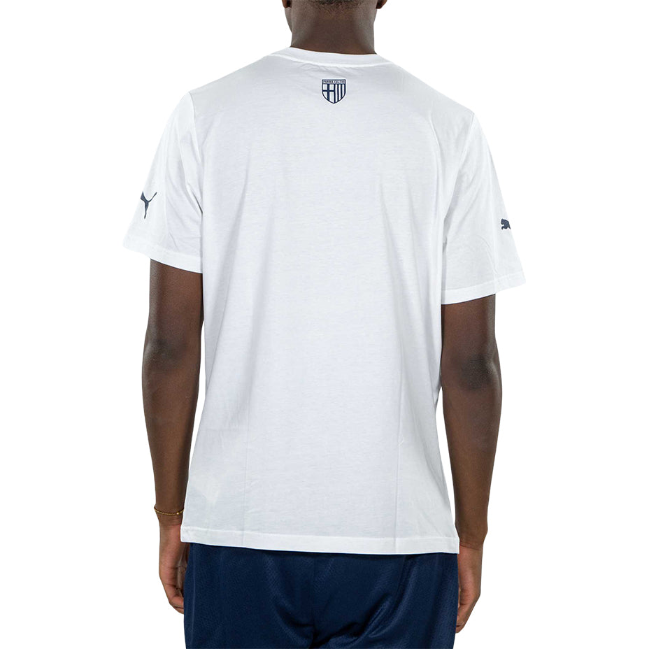 Ragazzo indossa t-shirt bianca con logo tardini 100 in colore giallo e blu