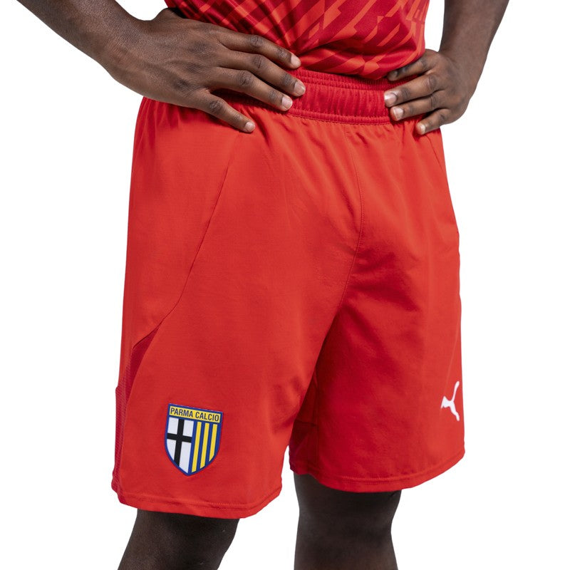 Pantaloncini rossi gara portiere con logo Parma Calcio e Puma