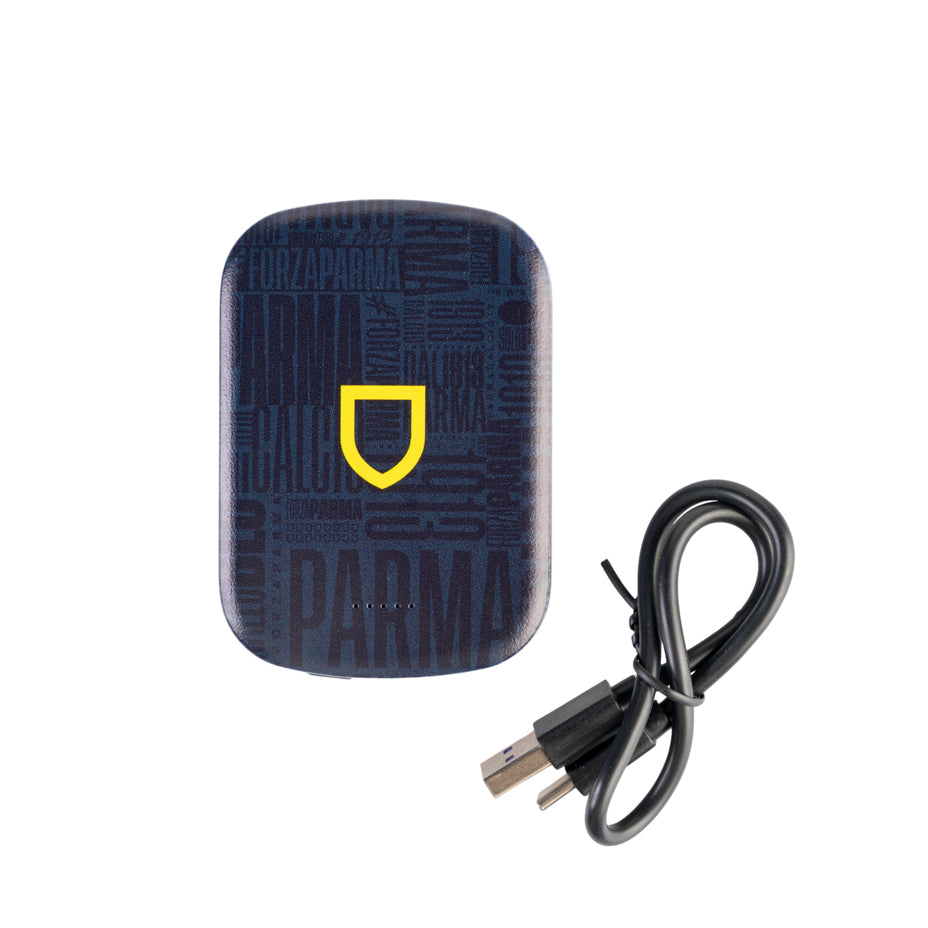 owerBank MagSafe con sfondo texture blu e logo scudetto stilizzato Parma Calcio