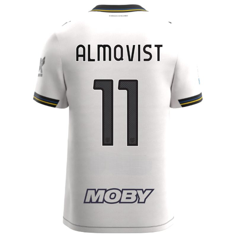 Maglia gara Home Parma Calcio Warm White con croce nera colletto a V, i dettagli in blu e giallo personalizzata con nome e numero Almqvist 11, sponsor e patch serie A