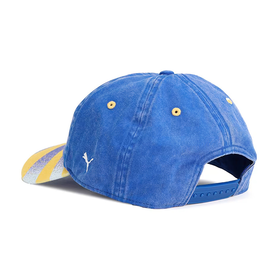 Cappello con visiera, colore Faster Yellow e Puma Navy che celebrano la storia del Parma Calcio.
Logo Parma Calcio sul fronte, logo Parmalat e logo Puma Cat ricamati posizionati lateralmente.
Chiusura regolabile sul retro
Visiera curva