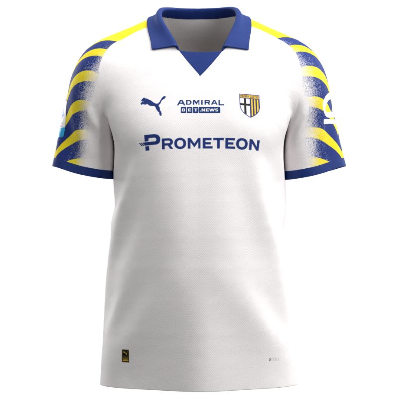 Fronte maglia gara Parma Calcio Third bianca con colletto e maniche a strisce giallo-blu personalizzata con nome e numero calciatore, sponsor e patch serie A