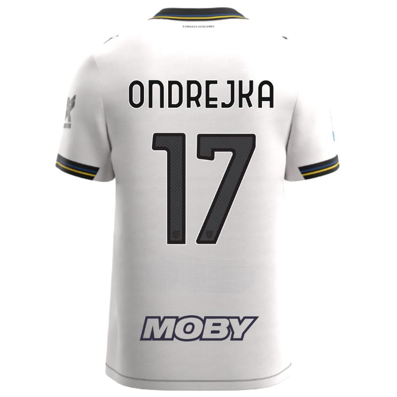 Maglia gara Home Parma Calcio Warm White con croce nera colletto a V, i dettagli in blu e giallo personalizzata con nome e numero Ondrejka 17, sponsor e patch serie A