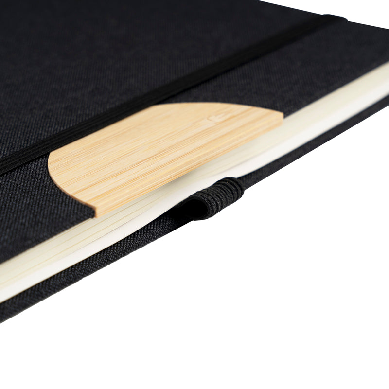 Notes con rivestimento nero e logo Parma Calcio.