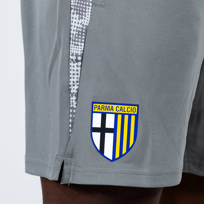 Pantaloncino training uomo con elastico in vita, trama geometrica laterale, logo Parma Calcio e Puma