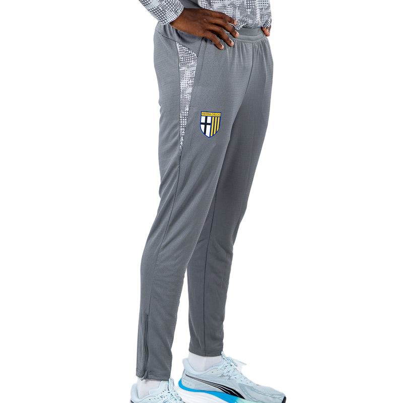 Pantalone training staff grigio con fantasia geometrica laterale e logo Parma Calcio e Puma