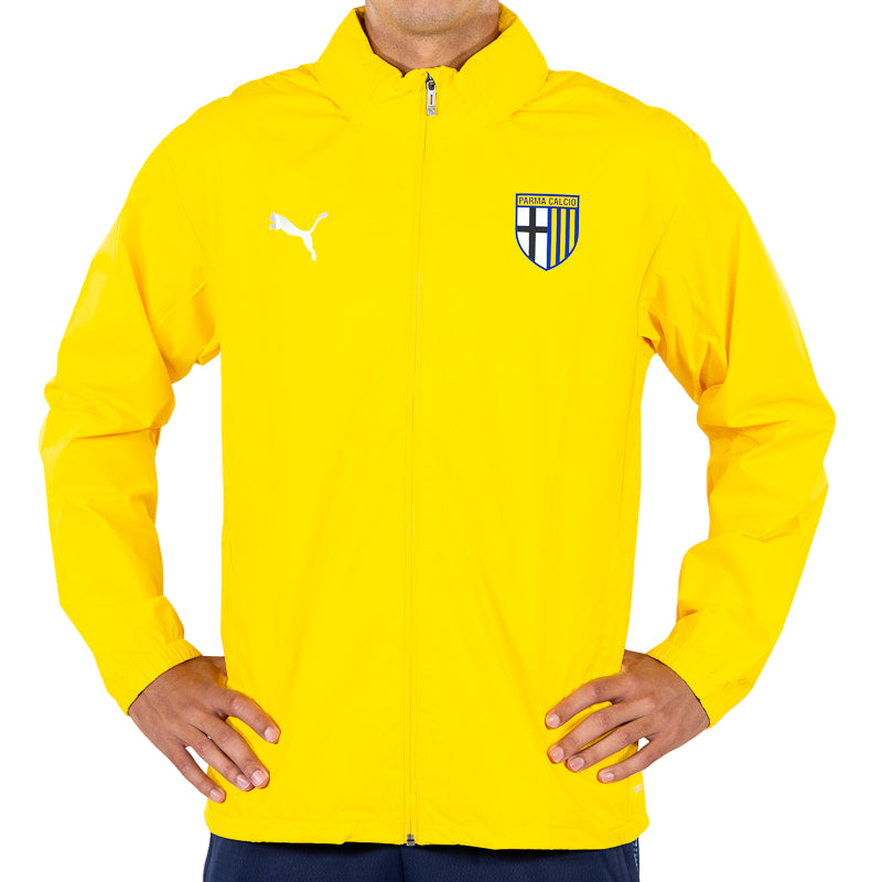 Giacca antipioggia allenamento adulto gialla con cappuccio, zip, tasche laterali, logo Puma e Parma Calcio