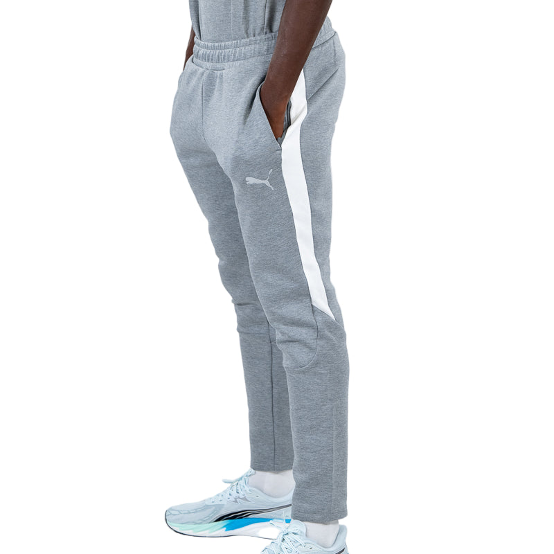 Pantalone tuta lungo grigio uomo con elastico in vita, bande laterali bianche, logo Parma Calcio e logo Puma