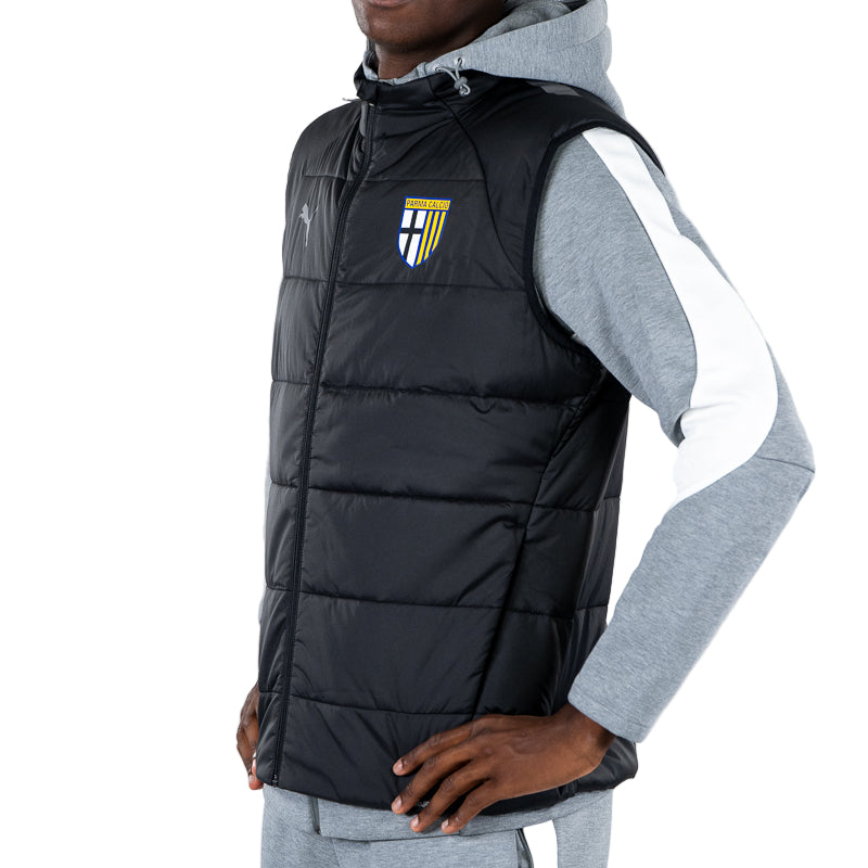 Felpa con cappuccio e zip uomo grigia e gilet smanicato nero, bande laterali in vita e sulle maniche, logo Parma Calcio e Puma