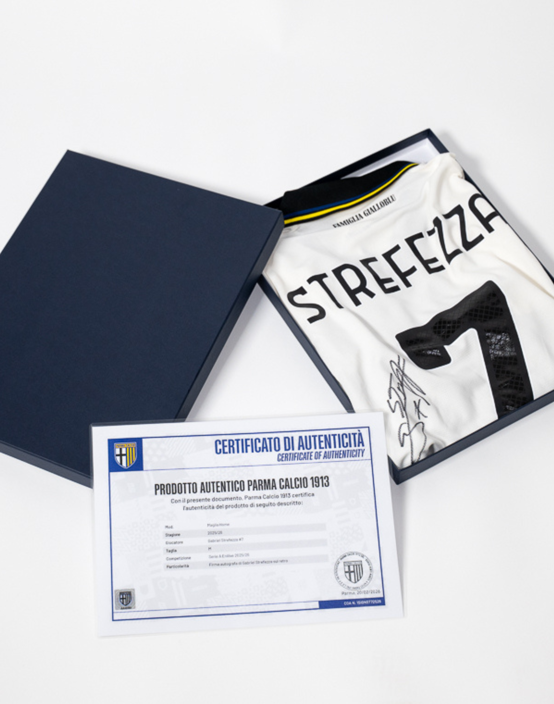 Maglia gara home 25/26 autografata da Strefezza 7 con certificato di autenticità e scatolina blu