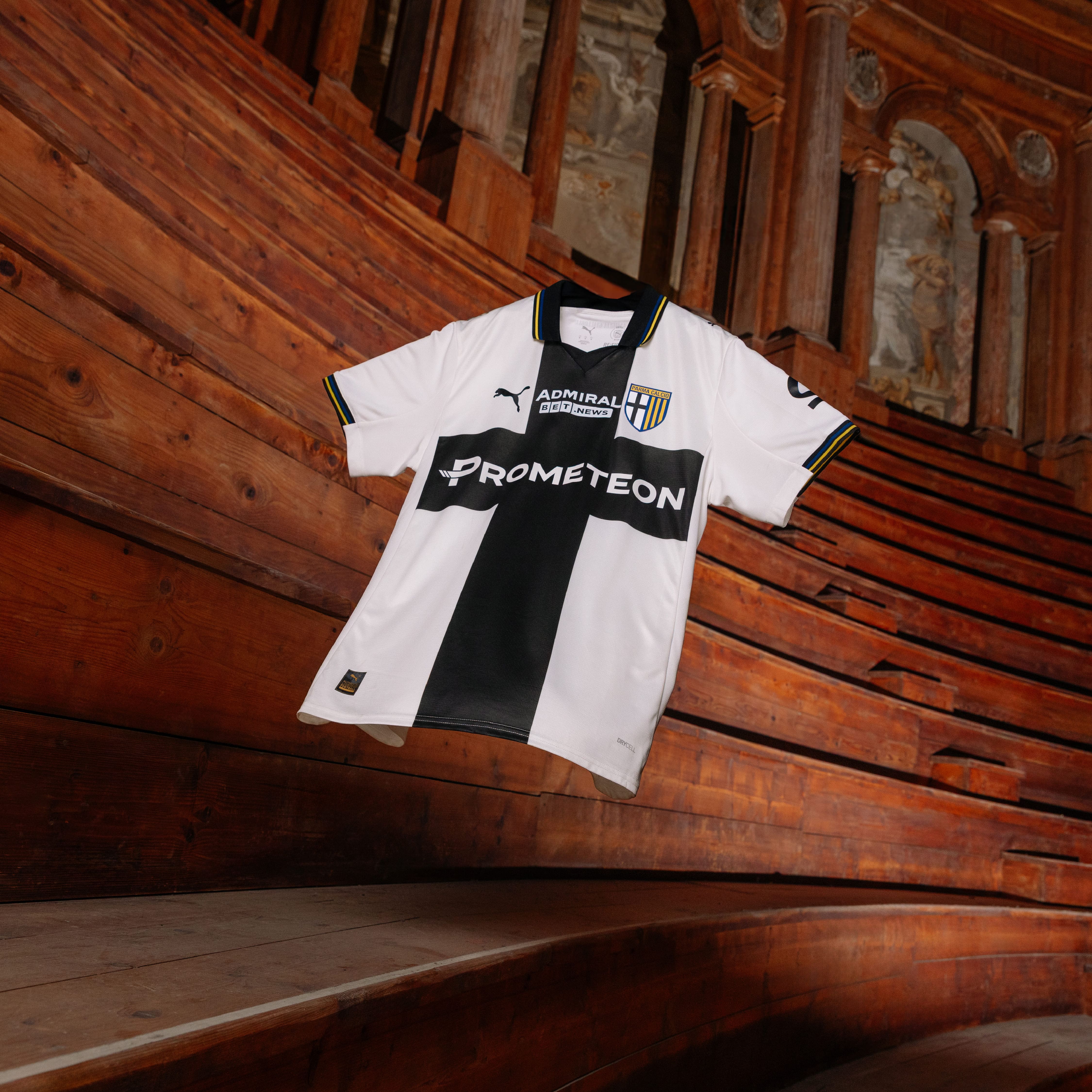 Home Kit 2025/26 – Parma Calcio