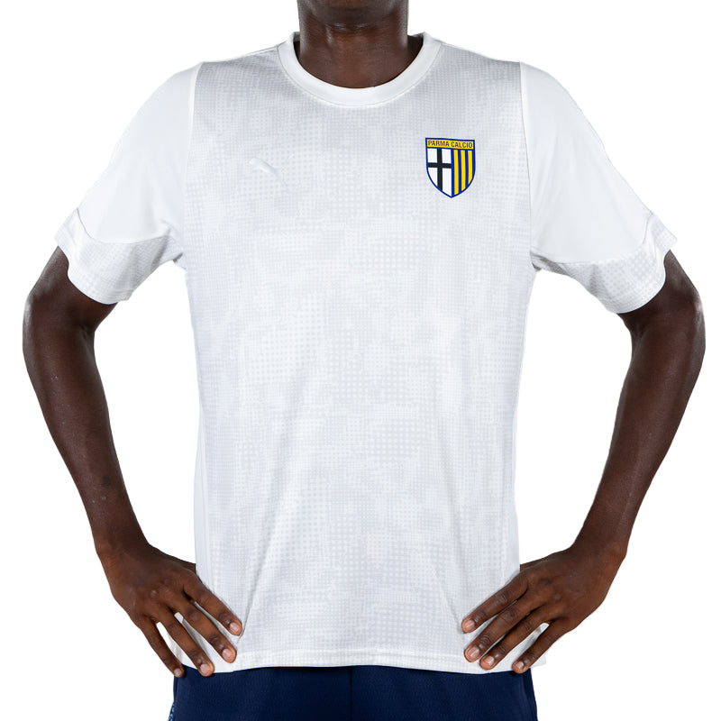 Maglia pre-match uomo bianca con trama geometrica tono su tono sul fronte e sulle braccia, logo Parma Cacio e Puma