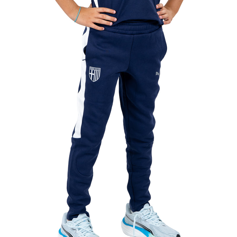Pantalone tuta lungo blu navy bambino con elastico in vita, bande laterali bianche, logo Parma Calcio e logo Puma